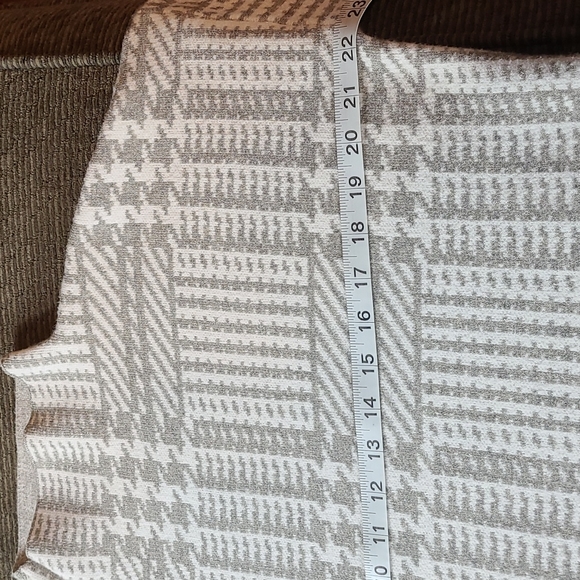 Max Studio Sweater - Picture 10 of 13